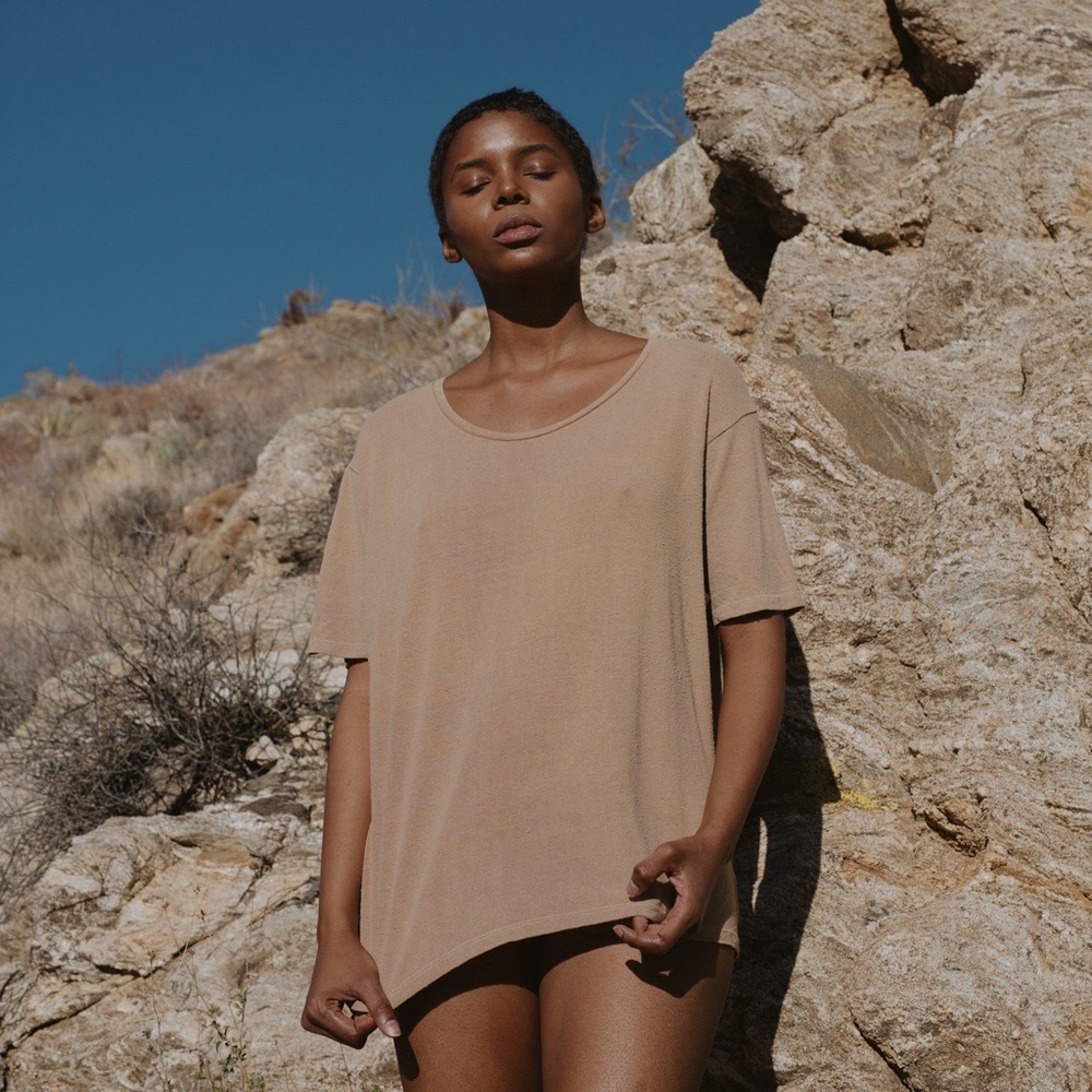 Ozma Oversized Silk Noil T Shirt in Tea, Small